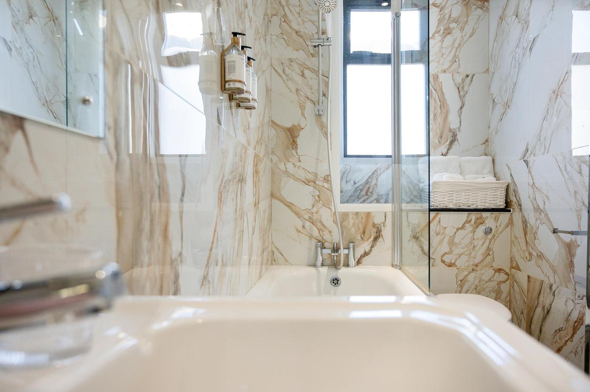 Avari - Princeton Collection * Londra