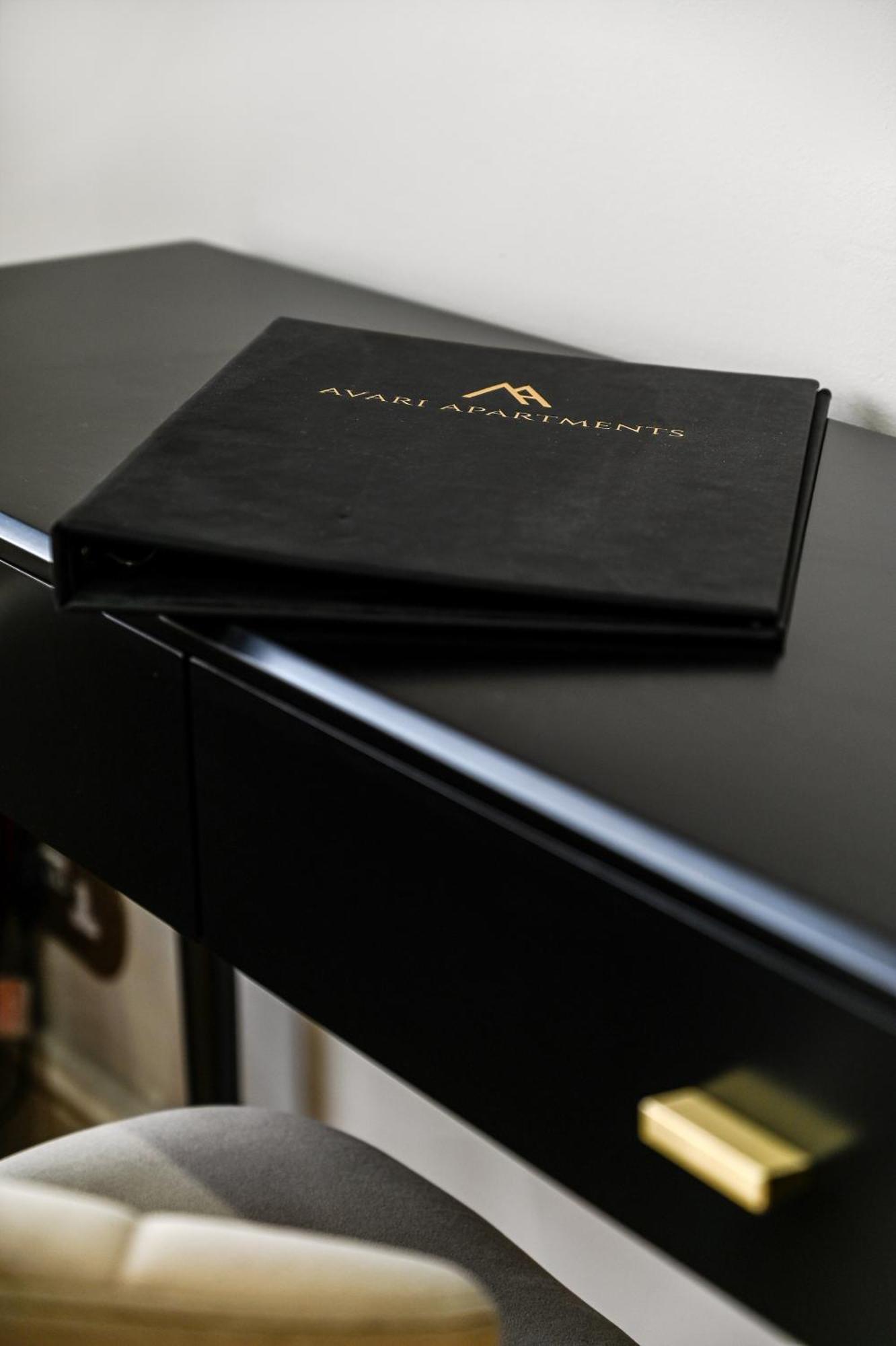 Avari - Princeton Collection * Londra